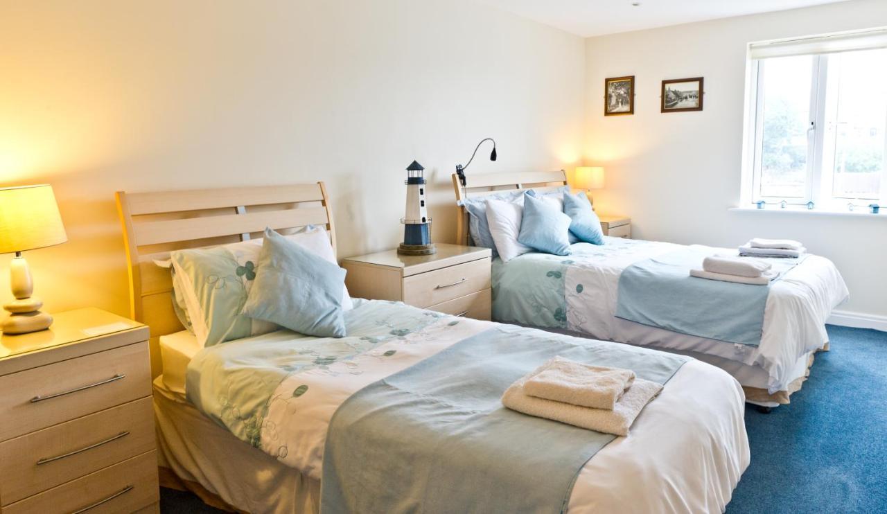 Watermark Apartments Вітбі Номер фото