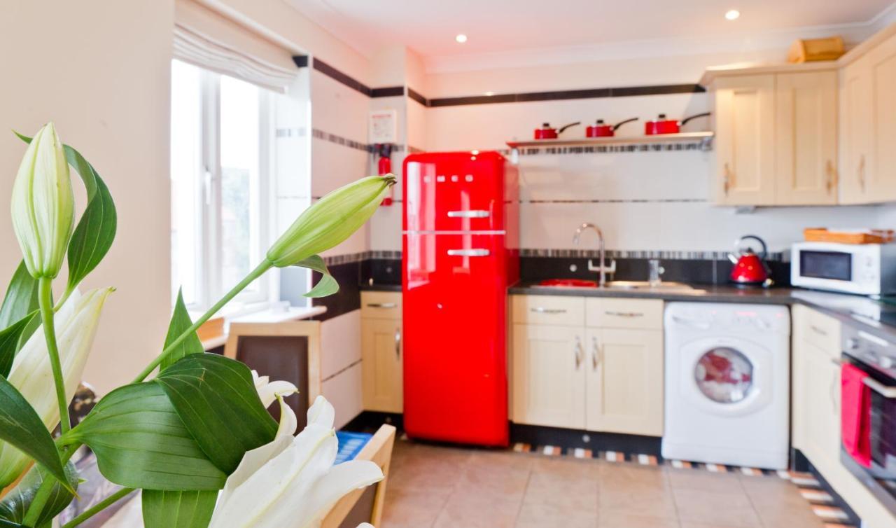 Watermark Apartments Вітбі Номер фото