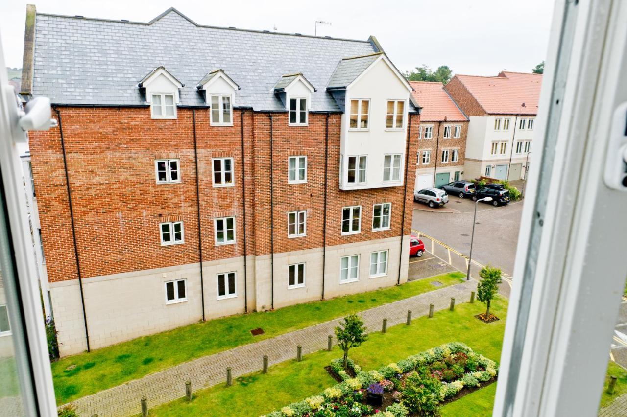 Watermark Apartments Вітбі Номер фото